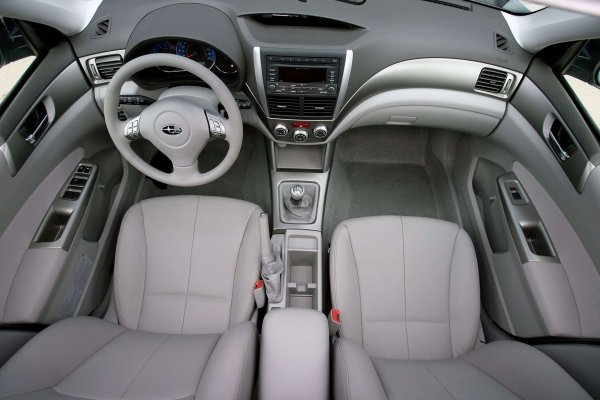 За да се повиши екологичността, двигателя е снабден с филтър за твърди частици от затворен тип (DPF).